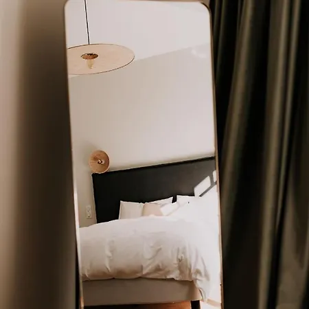 Chez Brens - A La Hume B&B