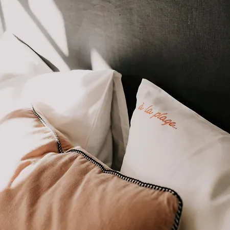 Chez Brens - A La Hume 구장메스트라