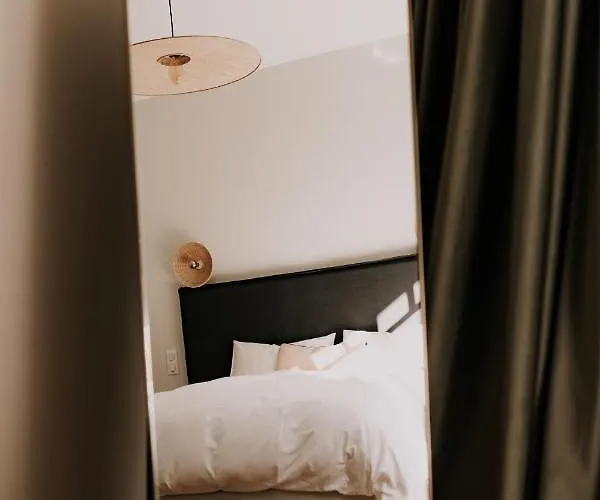 Chez Brens - A La Hume Bed & Breakfast